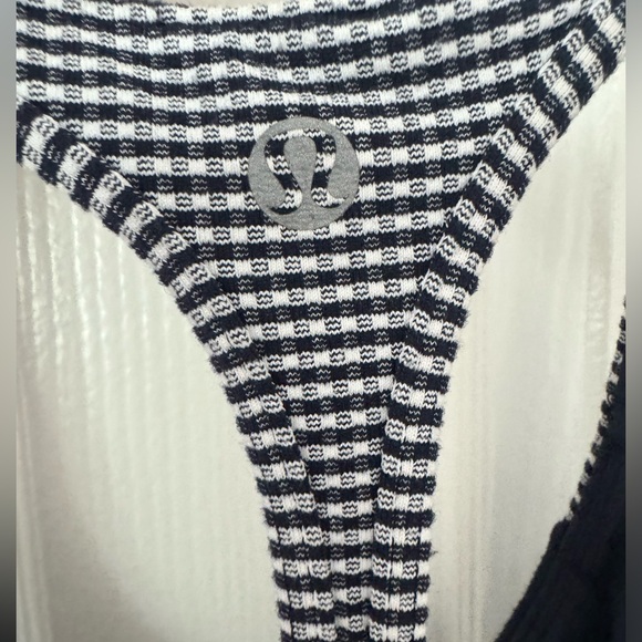 Lululemon sports athletic top navy and white - Picture 4 of 5